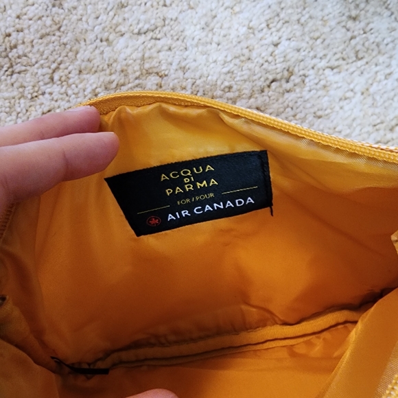 Acqua di Parma x Air Canada toiletries cosmetic bag - Picture 6 of 11